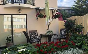 Guest House Nika - Cottages And Rooms In The Heart Of Palanga City Center
