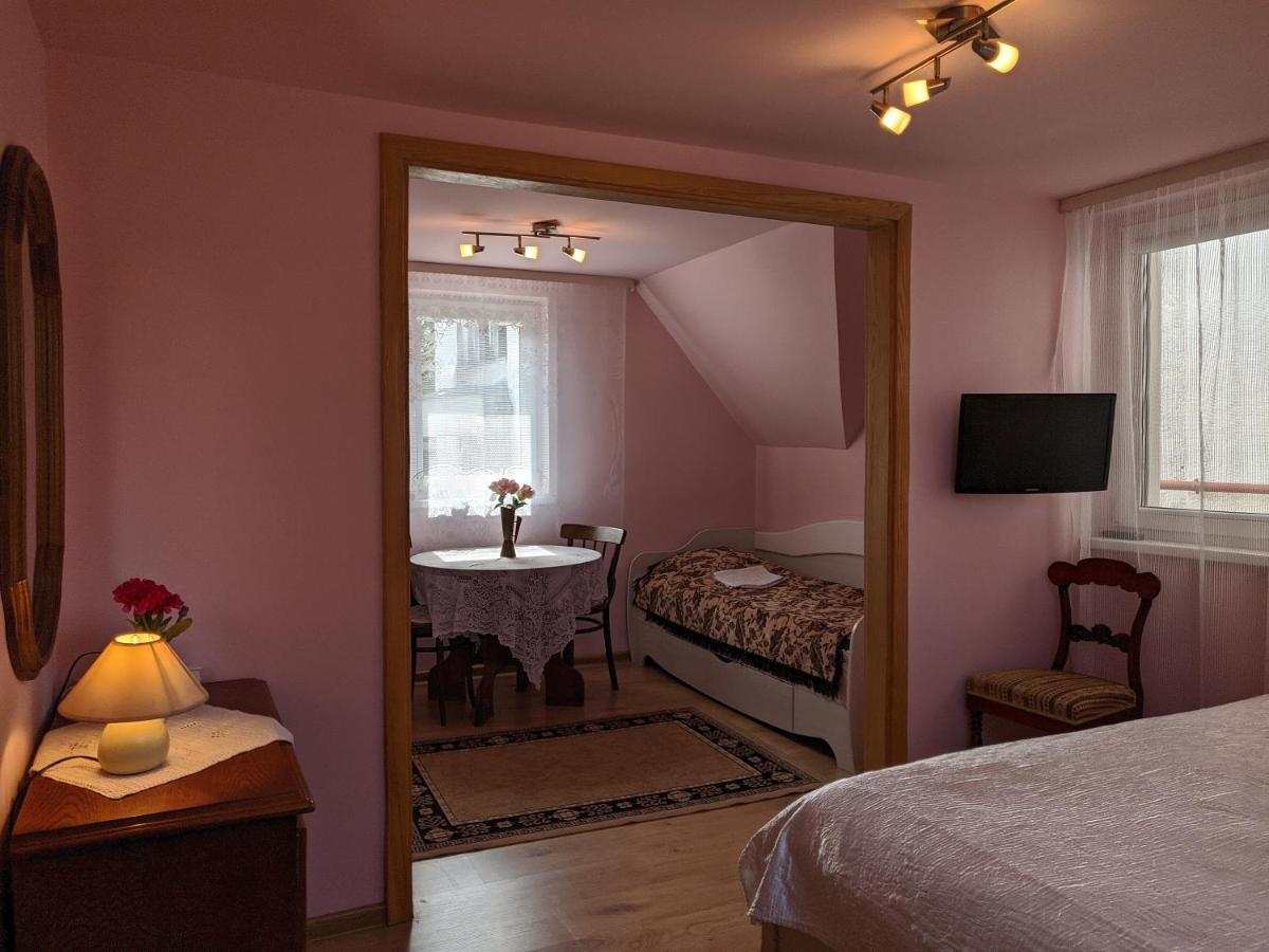 Guest House Nika - Cottages And Rooms In The Heart Of Palanga City Center Exterior foto